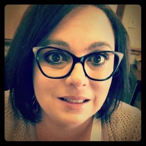 Meet your Posher, Dena